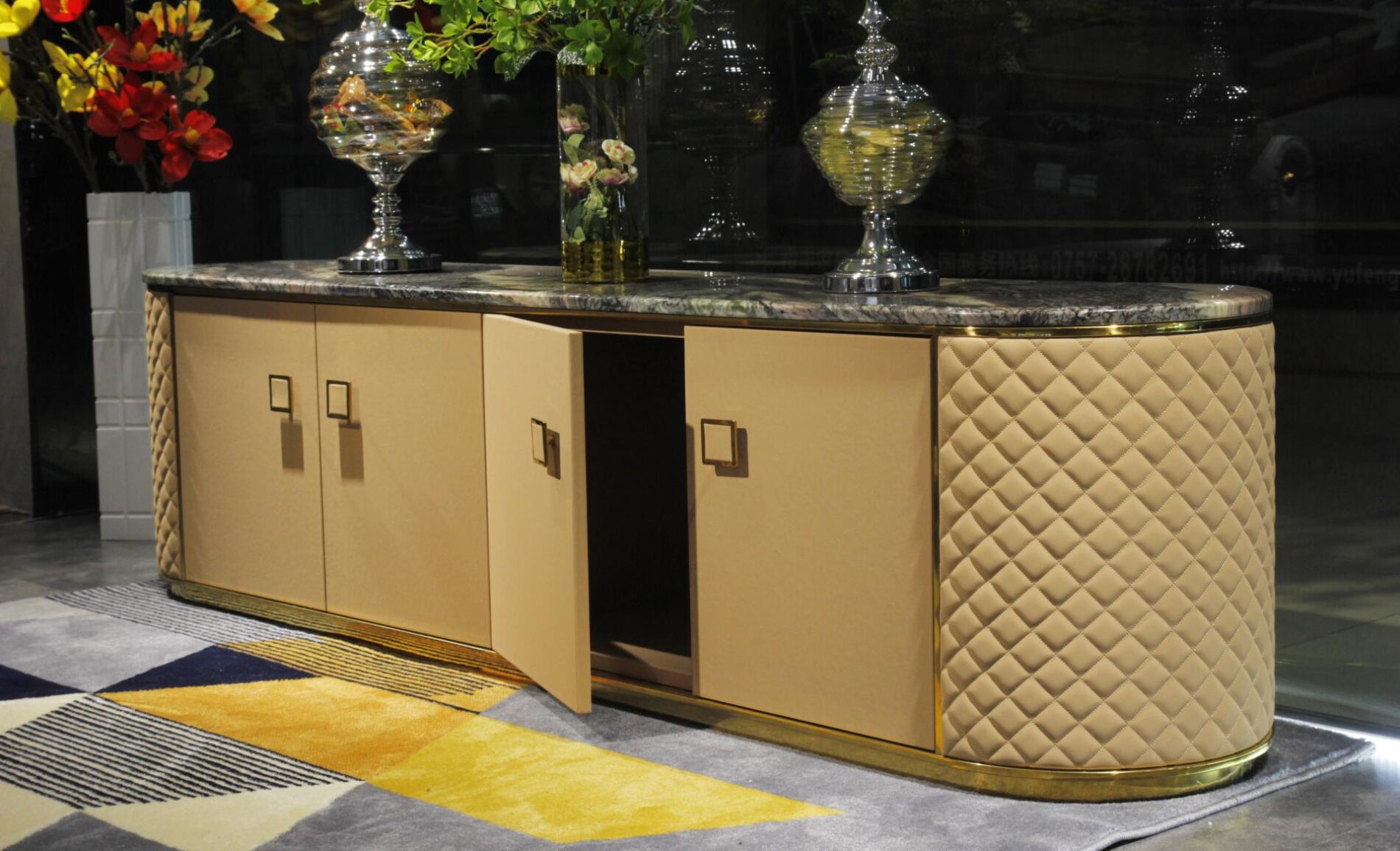 TV Stand: TV0004