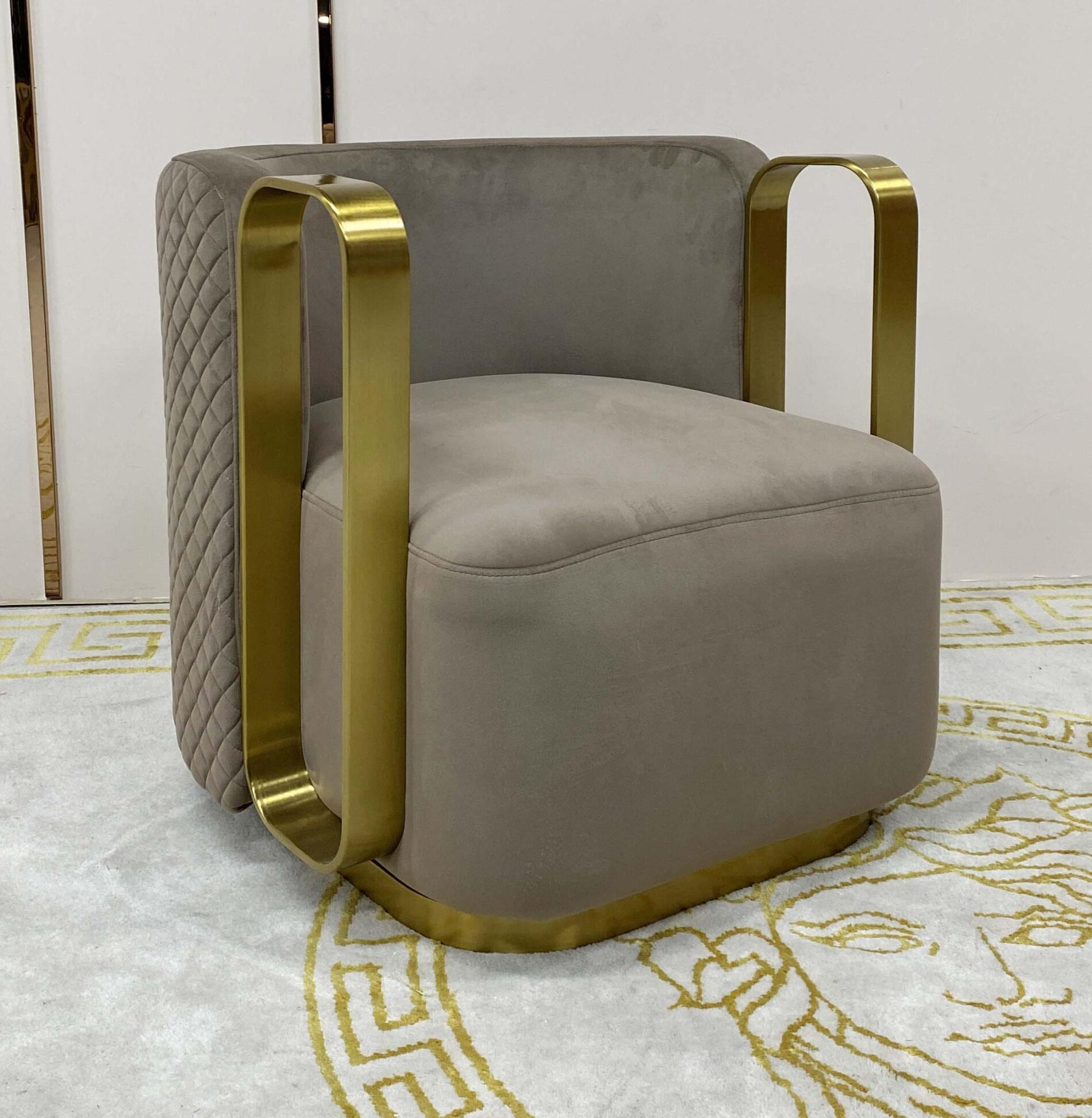 Lounge Chair: LC013
